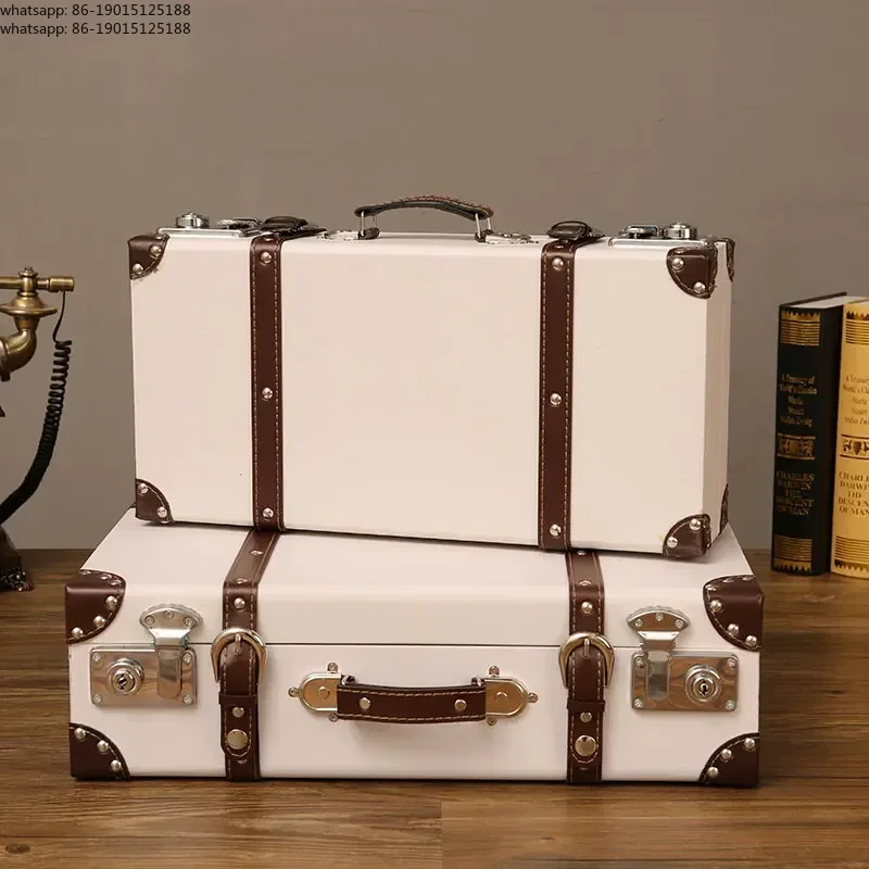 Retro Leather Case Figurines L - đánh giá và giá Photography Lighting Style
